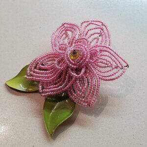TRUE VINTAGE BEADED FLOWER PIN